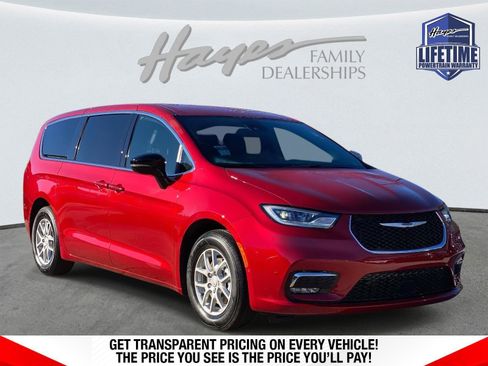 New 2026 Chrysler Pacifica Select image 1