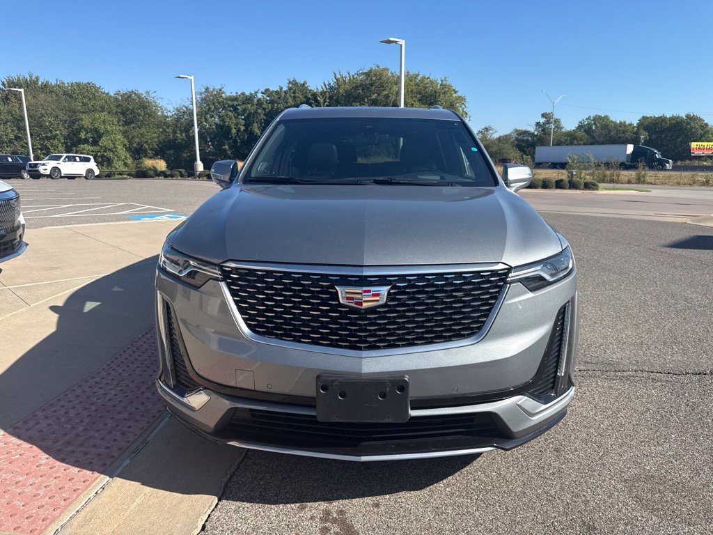 Used 2023 Cadillac XT6 Premium Luxury w/ Technology Package AWD/4WD image 2
