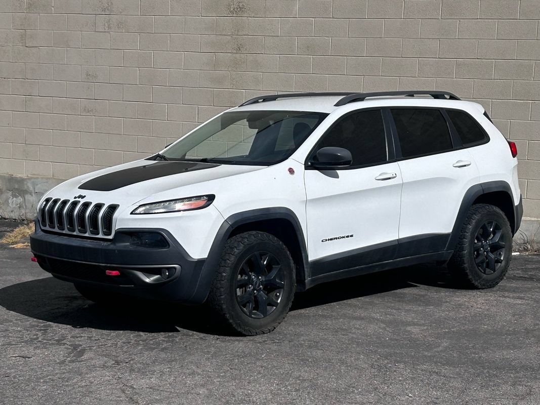 Used 2017 Jeep Cherokee Trailhawk AWD/4WD image 1