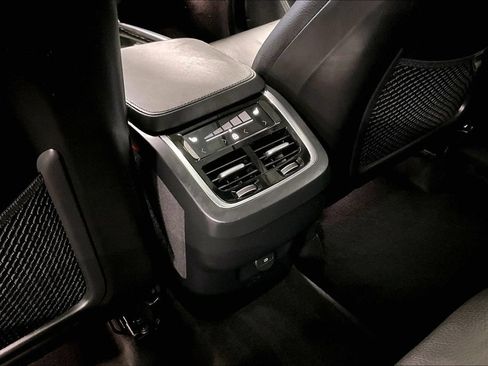Used 2023 Volvo XC90 B6 Plus w/ Protection Package Premier AWD/4WD image 10