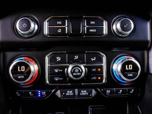 Used 2022 GMC Yukon SLT w/ SLT Premium Package AWD/4WD image 21