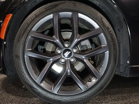 Used 2019 Dodge Charger SXT w/ Blacktop Package image 3