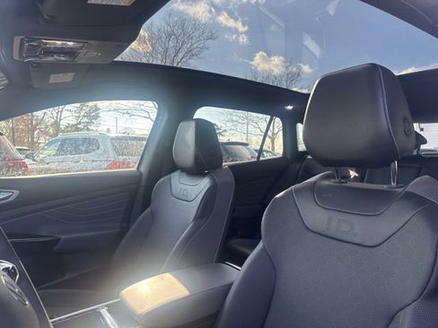 Used 2025 Volkswagen ID.4 Pro S image 15