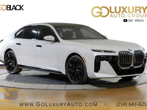 Used 2023 BMW 740i w/ Parking Assistance Package RWD image 1
