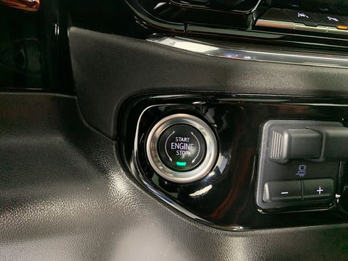 Used 2023 Chevrolet Silverado 1500 High Country w/ High Country Premium Package image 17