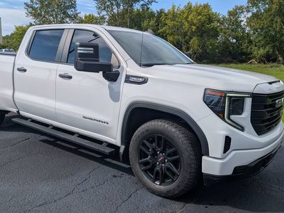 Used 2024 GMC Sierra 1500 Pro w/ Graphite Edition