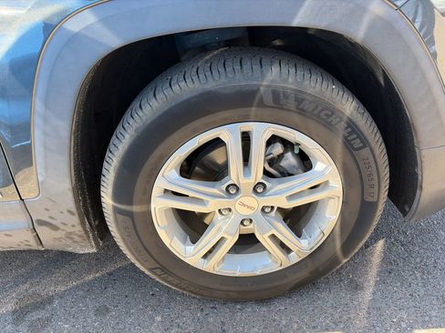 Used 2018 GMC Terrain SLE w/ Driver Convenience Package FWD image 6