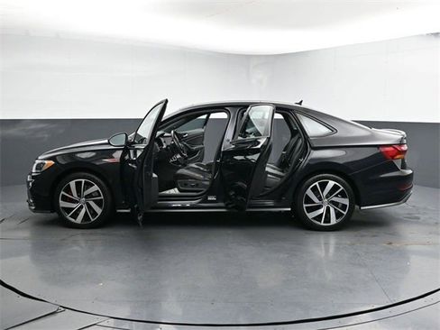 Used 2019 Volkswagen Jetta GLI Autobahn image 40