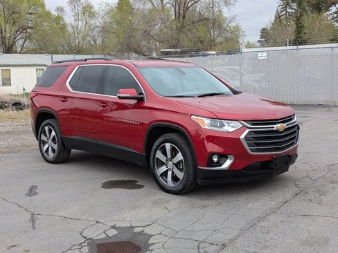 Used 2019 Chevrolet Traverse LT w/ LT Premium Package image 3