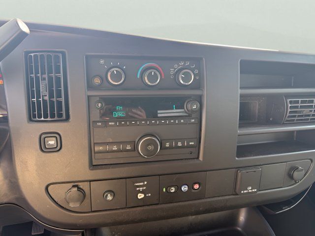 Used 2021 Chevrolet Express 2500 RWD image 9