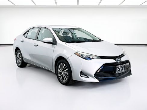 Used 2017 Toyota Corolla XLE w/ Carpet Mat Package (TMS) FWD image 3