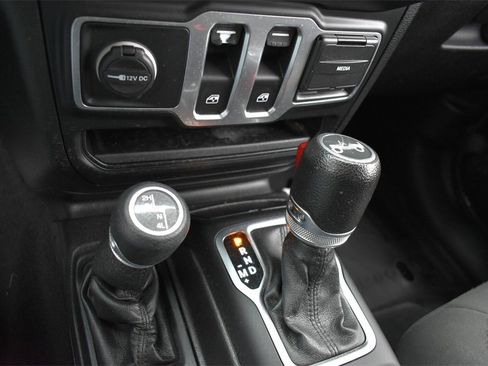 Used 2018 Jeep Wrangler Sport image 22