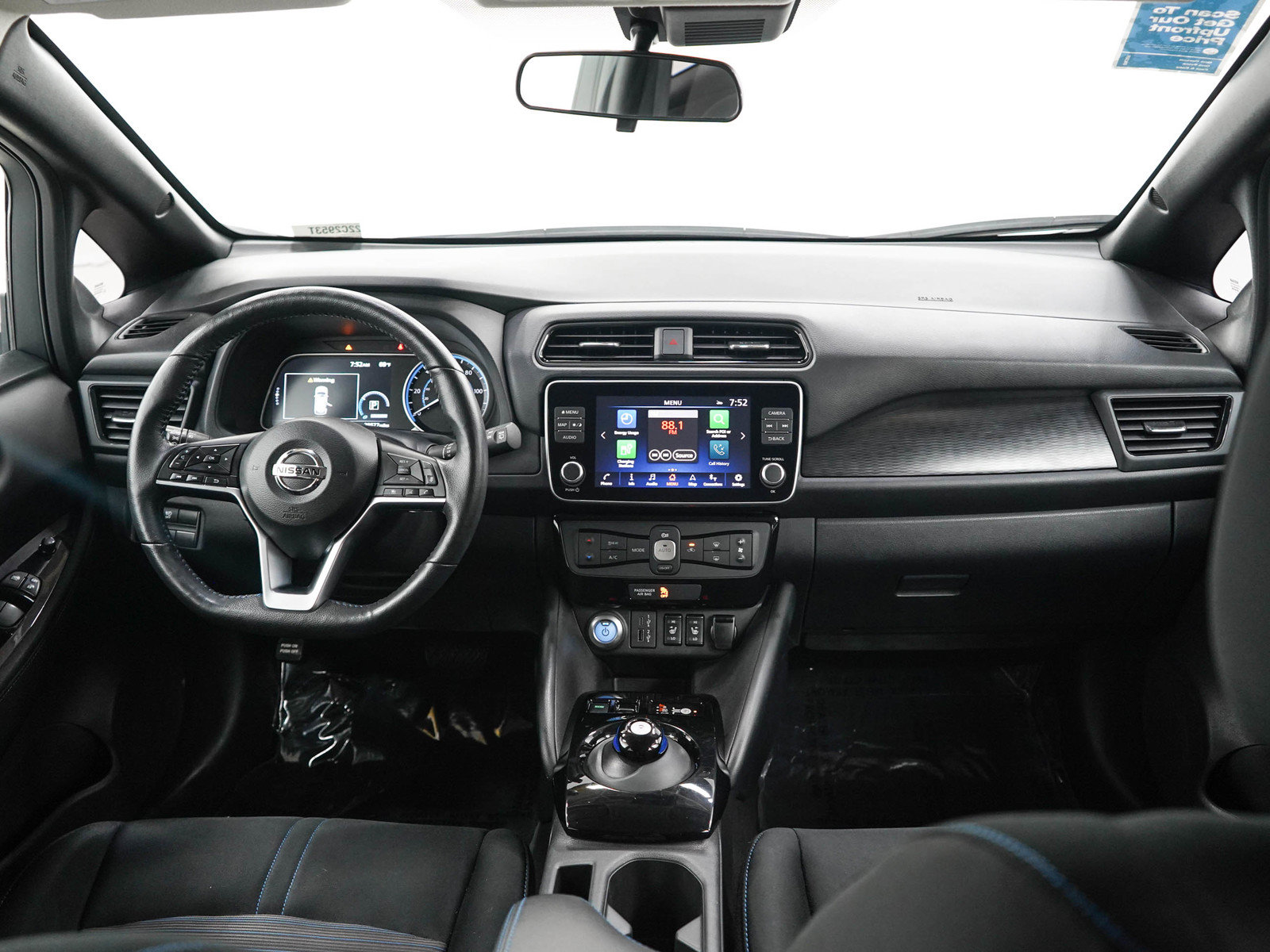 Used 2022 Nissan Leaf SV FWD image 13