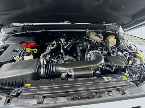 Used 2023 Jeep Gladiator Mojave w/ Cold Weather Group image 29