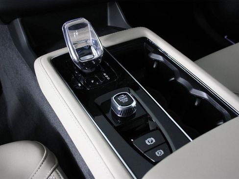 New 2026 Volvo XC90 B6 Plus w/ Protection Package Premier image 7