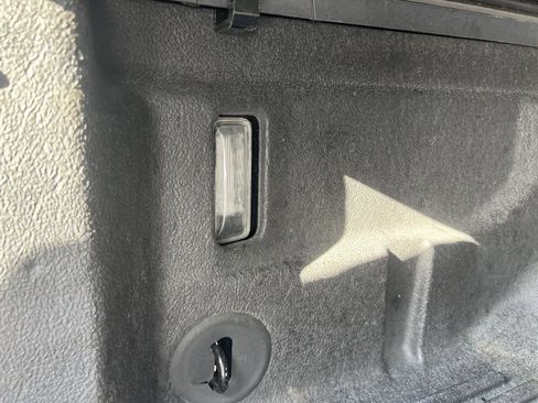 Used 2022 Jeep Gladiator Willys image 30