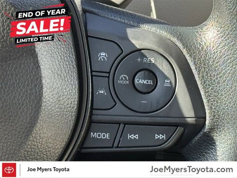 Used 2025 Toyota Corolla LE image 12