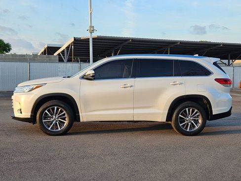 Used 2018 Toyota Highlander XLE image 8