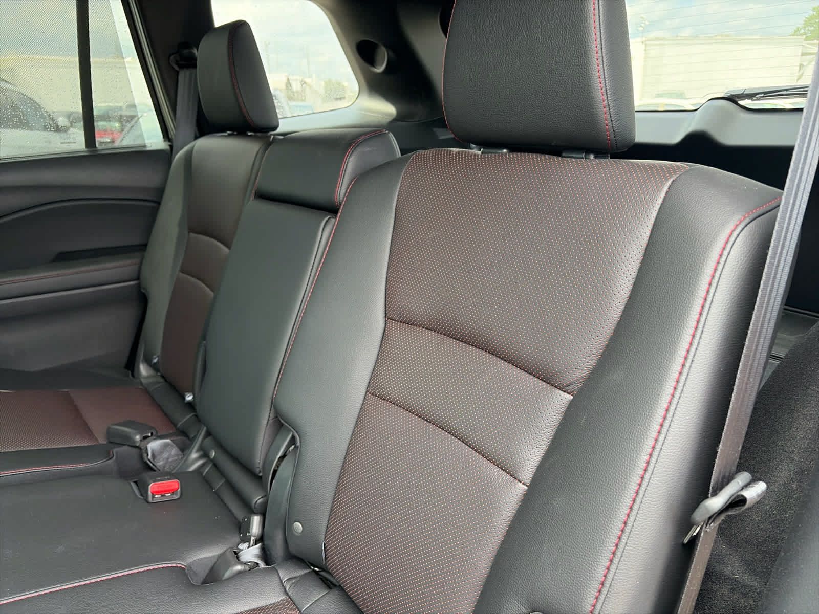Used 2025 Honda Passport Black Edition image 10