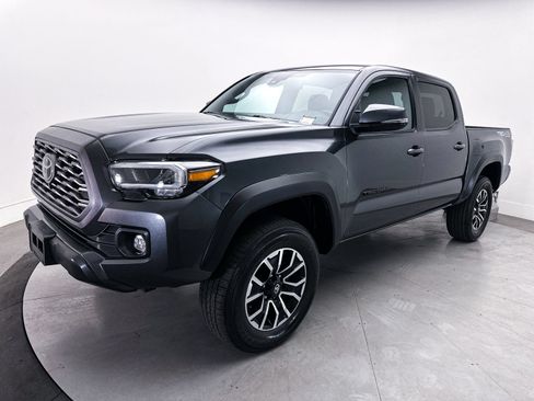 Used 2023 Toyota Tacoma TRD Off-Road w/ Advanced Technology Package AWD/4WD image 11