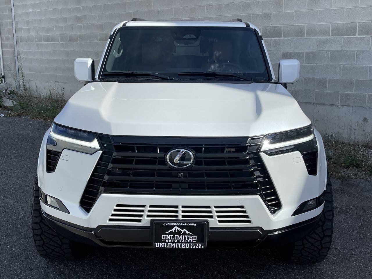 Used 2026 Lexus GX 550 w/ Cold Area Package AWD/4WD image 2