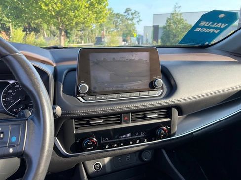 Certified 2023 Nissan Rogue SV w/ SV Premium B Package AWD/4WD image 21
