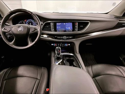 Used 2021 Buick Enclave Avenir w/ Avenir Technology Package FWD image 17
