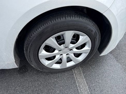 Used 2024 Toyota Corolla LE image 11