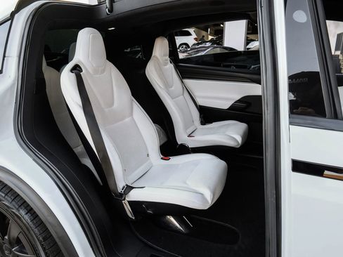 Used 2023 Tesla Model X Plaid image 46