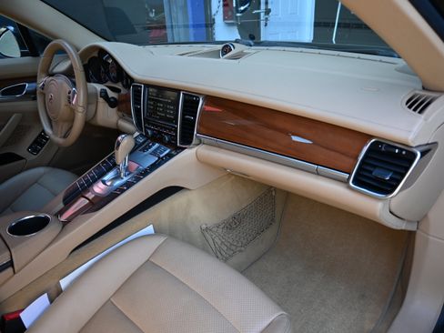 Used 2011 Porsche Panamera S RWD image 76