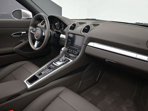 Used 2025 Porsche 718 Boxster RWD image 10