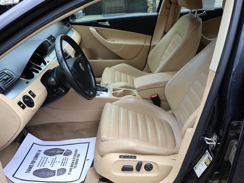 Used 2008 Volkswagen Passat VR6 FWD image 15