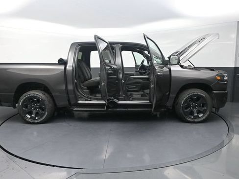 Used 2026 RAM 1500 Express AWD/4WD image 37