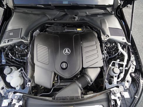 Used 2025 Mercedes-Benz C 300 4MATIC Sedan image 10