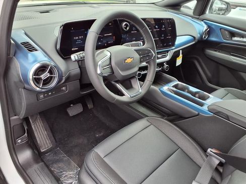 New 2026 Chevrolet Equinox EV LT image 7