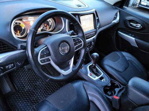 Used 2017 Jeep Cherokee Trailhawk w/ Comfort/Convenience Group image 14