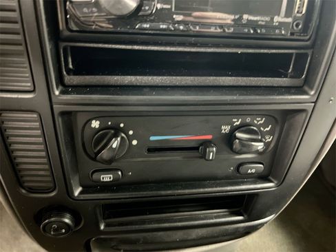 Used 2001 Ford Windstar image 14