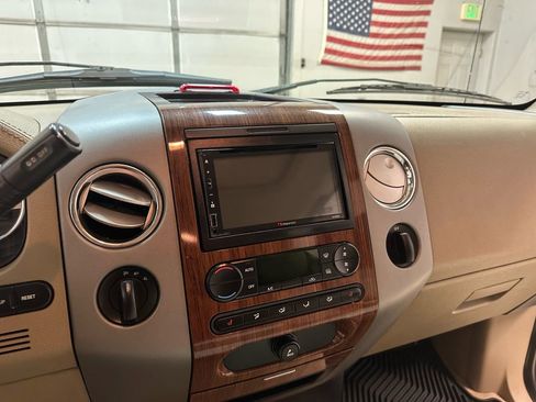 Used 2004 Ford F150 Lariat image 21