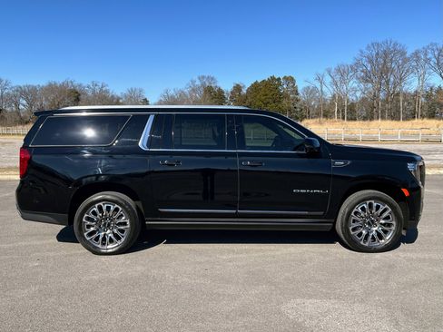 Used 2024 GMC Yukon XL Denali Ultimate image 8