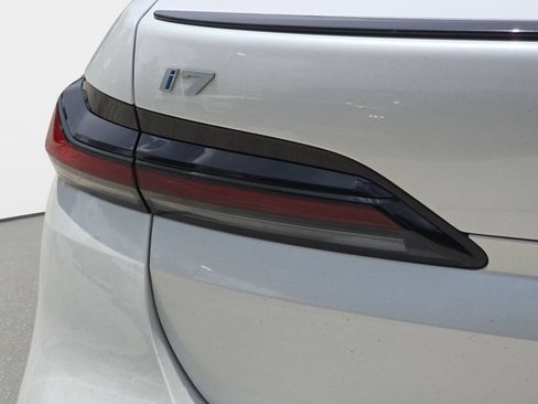 Certified 2023 BMW i7 xDrive60 AWD/4WD image 23