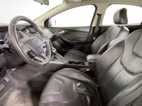 Used 2016 Ford Focus SE w/ Equipment Group 201A image 4