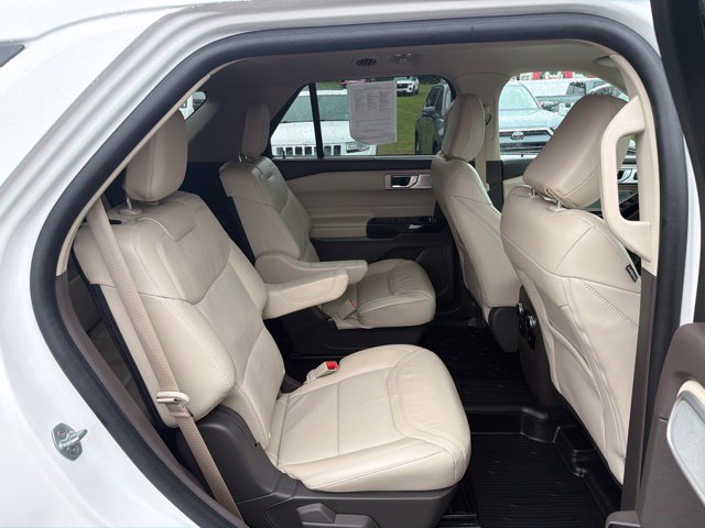 Used 2024 Ford Explorer Platinum w/ Technology Package AWD/4WD image 38
