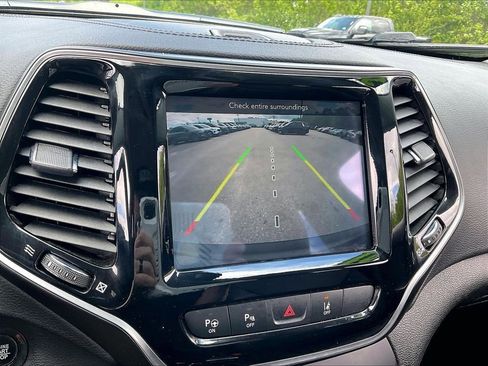 Used 2021 Jeep Cherokee Limited w/ Trailer Tow Group AWD/4WD image 18