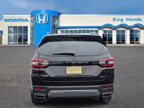 New 2026 Honda Pilot Touring image 7