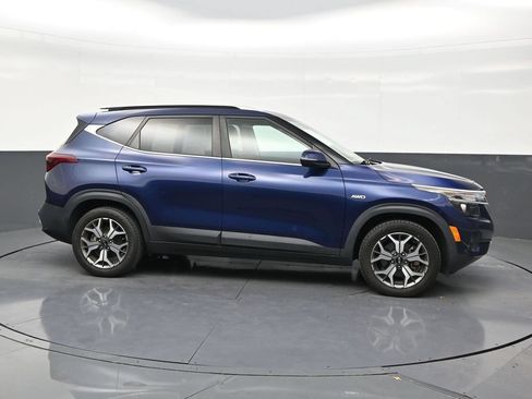 Used 2021 Kia Seltos EX AWD/4WD image 6
