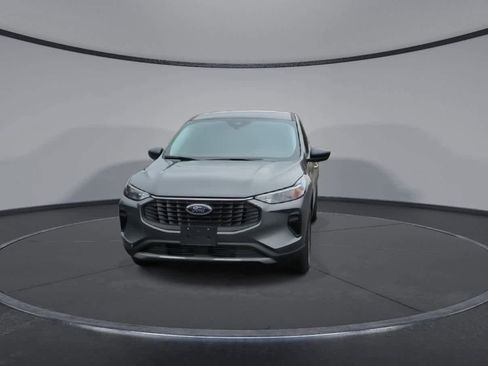 Used 2025 Ford Escape Active w/ Cold Weather Package image 3