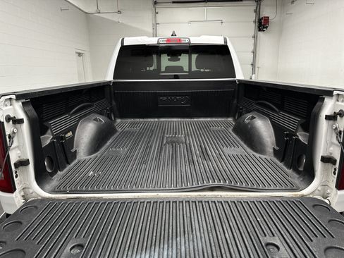 Used 2020 RAM 1500 Laramie AWD/4WD image 15