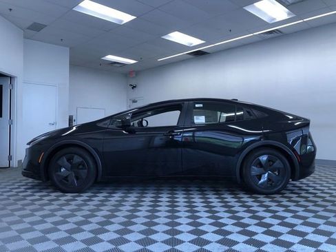 New 2026 Toyota Prius Plug-In Hybrid FWD image 11