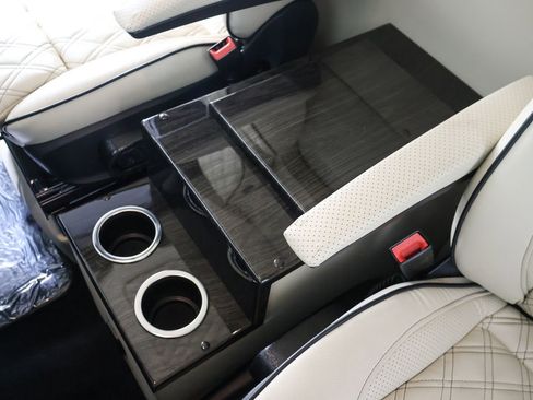 Used 2024 Mercedes-Benz Sprinter 3500 image 22