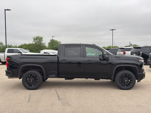 Used 2025 Chevrolet Silverado 2500 LT w/ Trail Boss Package AWD/4WD image 7
